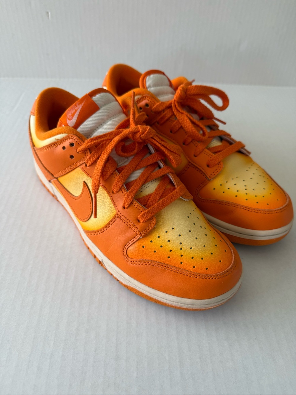 Nike Low-Top Sneakers in Orange and Yellow Gradient